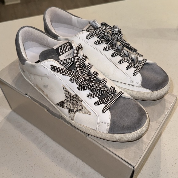 Size 42 Golden Goose Super-Star Classic, Grey python. - Picture 2 of 5